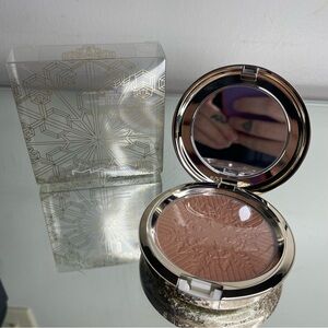 MAC Snow Ball Highlighter